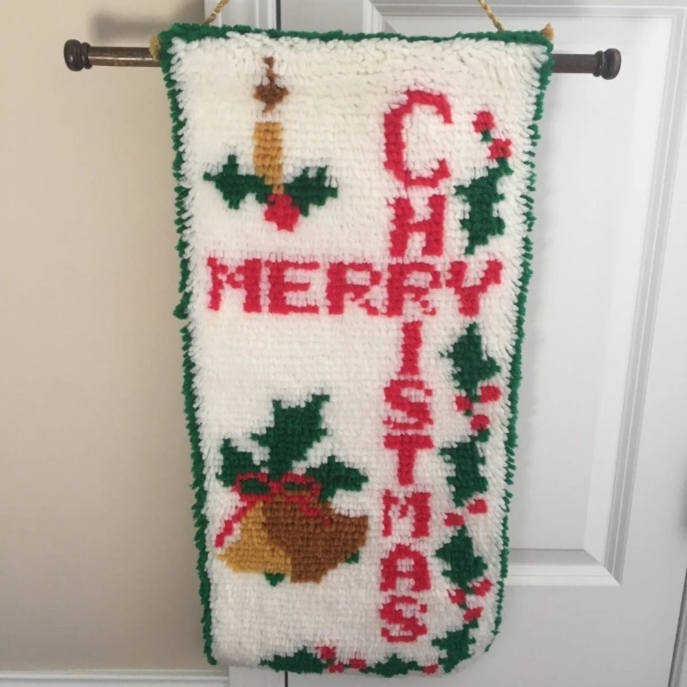 “Merry Christmas” vintage hanging latch hook